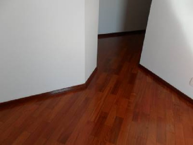 Foto 1 - Raspagem de piso de madeira em tremedal