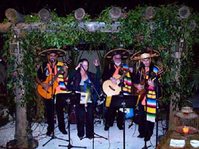 Foto 1 - Casamento - marichi - grupo mexicano